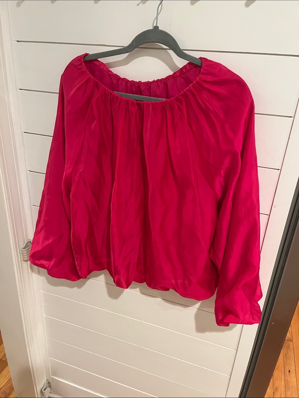 Banana Republic Off-Shoulder balloon sleeve Blouse in Bright Pink large